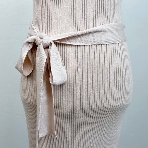 Active USA Rib Knit Bodycon Belted V-Neck Midi Dress - Picture 7 of 11